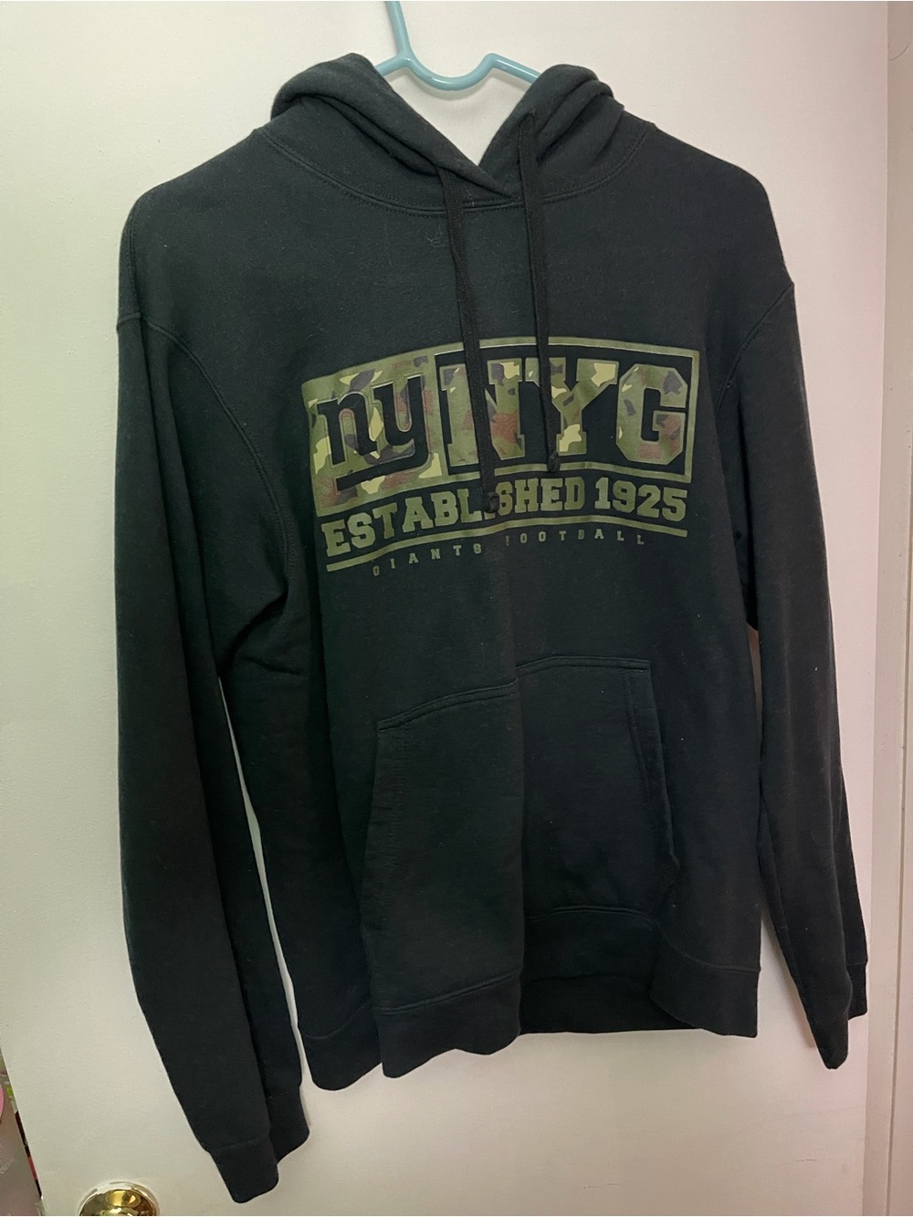 NY Giants Black Camo Logo Hoodie - Men's Pullover